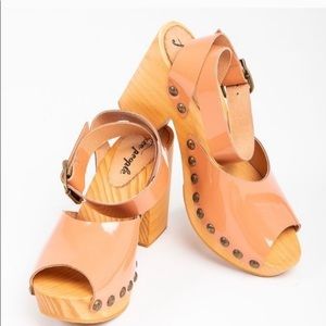 Free Pasadena Clog Sandal